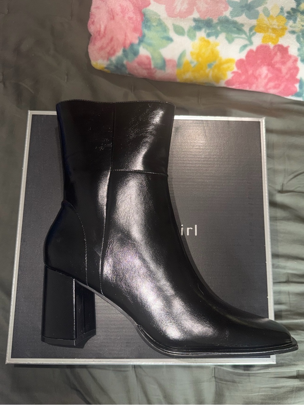 Madden Girl Black Pointed Toe Block Heel Ankle Boots